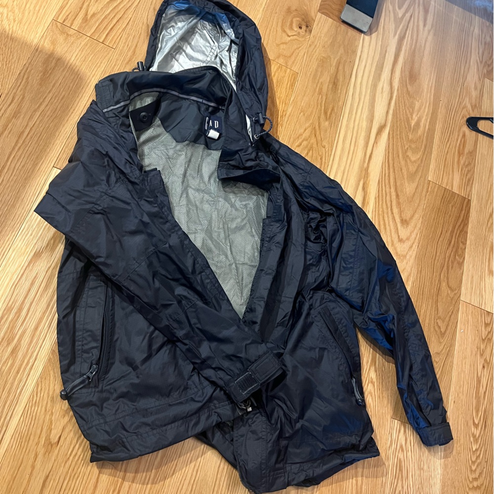 GAP men’s/unisex rain coat size small